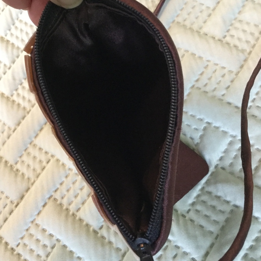 Iridescent Shell Bag - Picture 4 of 11